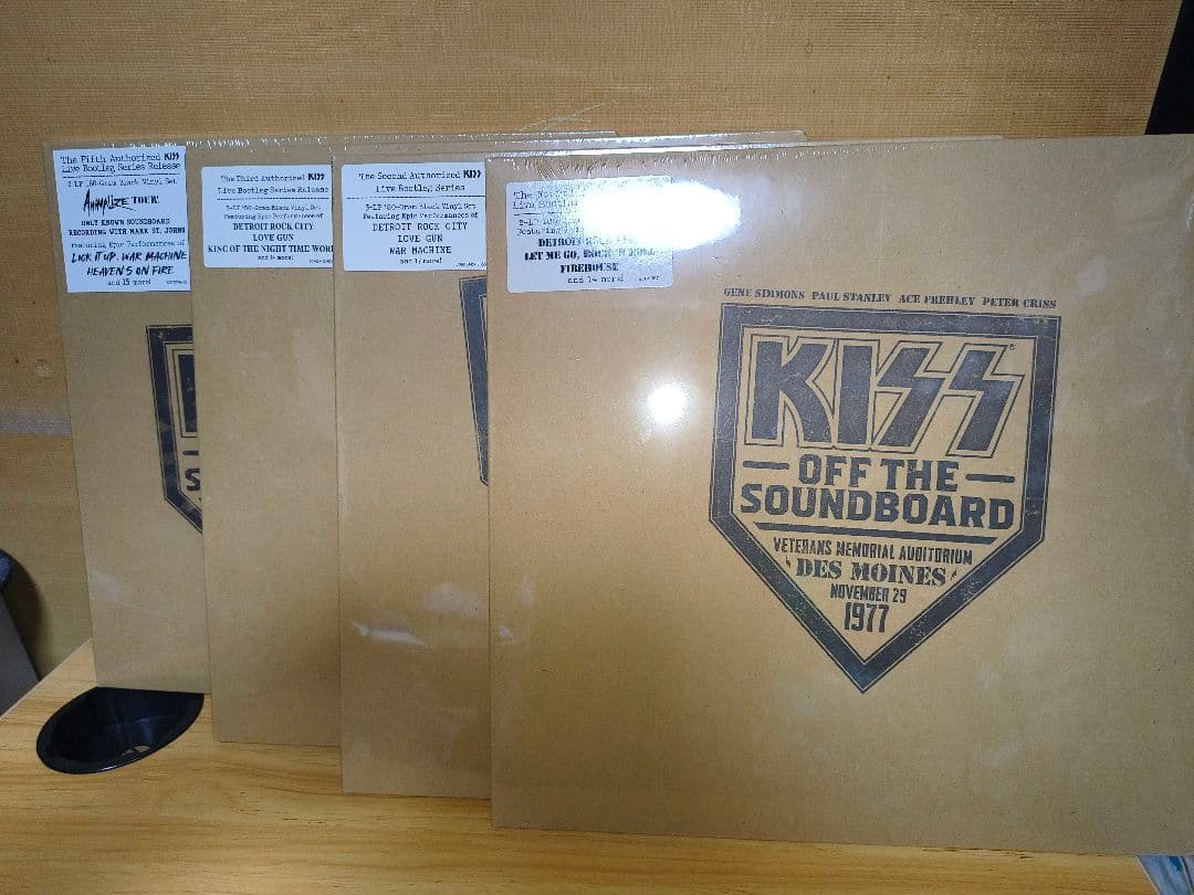 KISS/OFF THE SOUNDBOARD レコードセット Off The Soundboard: Tokyo 2001 Limited Edition 3LP Box Set - KISS