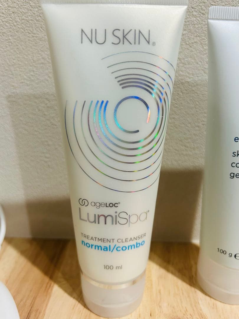 NU SKIN ルミスパ　美顔器・エンハンサー