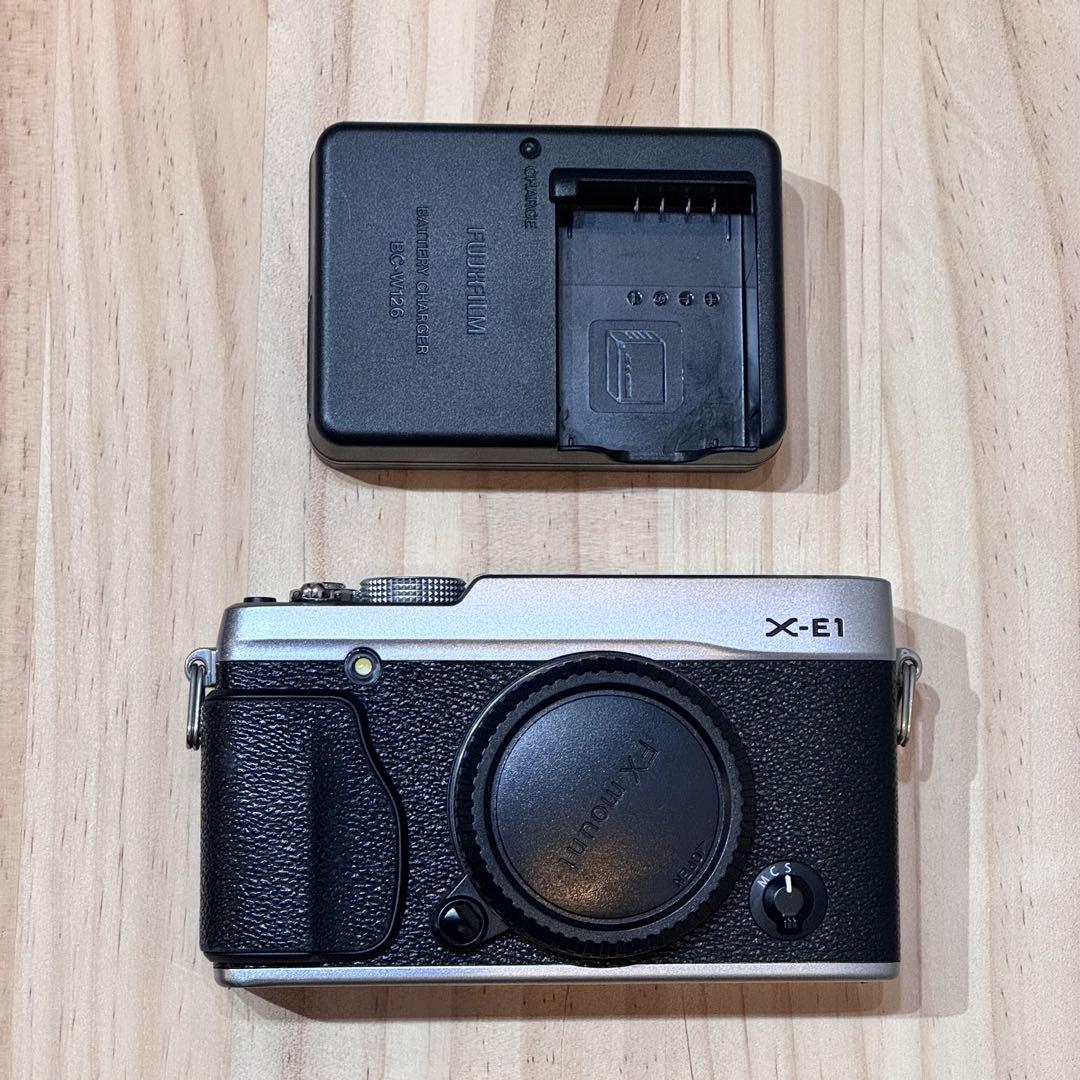 Fujifilm X-E1 ミラーレスカメラ ボディ（難あり）