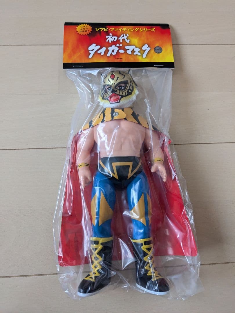 メディコム・トイ 初代タイガーマスク ソフビ 面取れ 新品未開封品