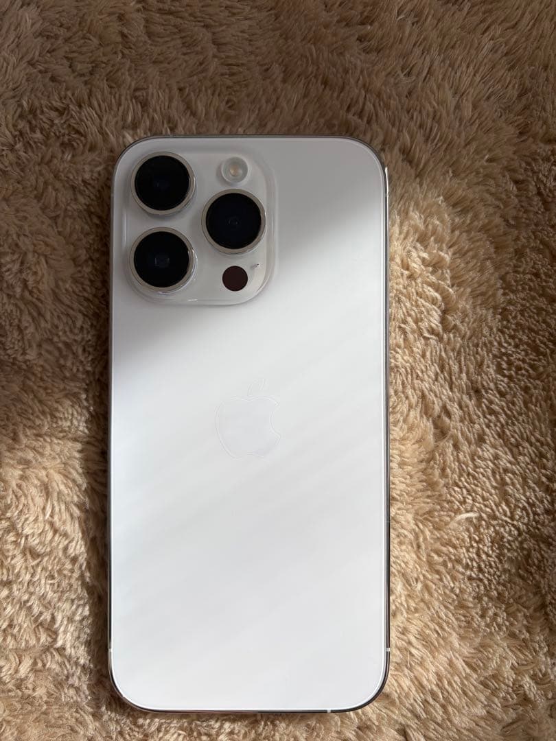 Apple iPhone 14 Pro ホワイト 本体　ちぃ