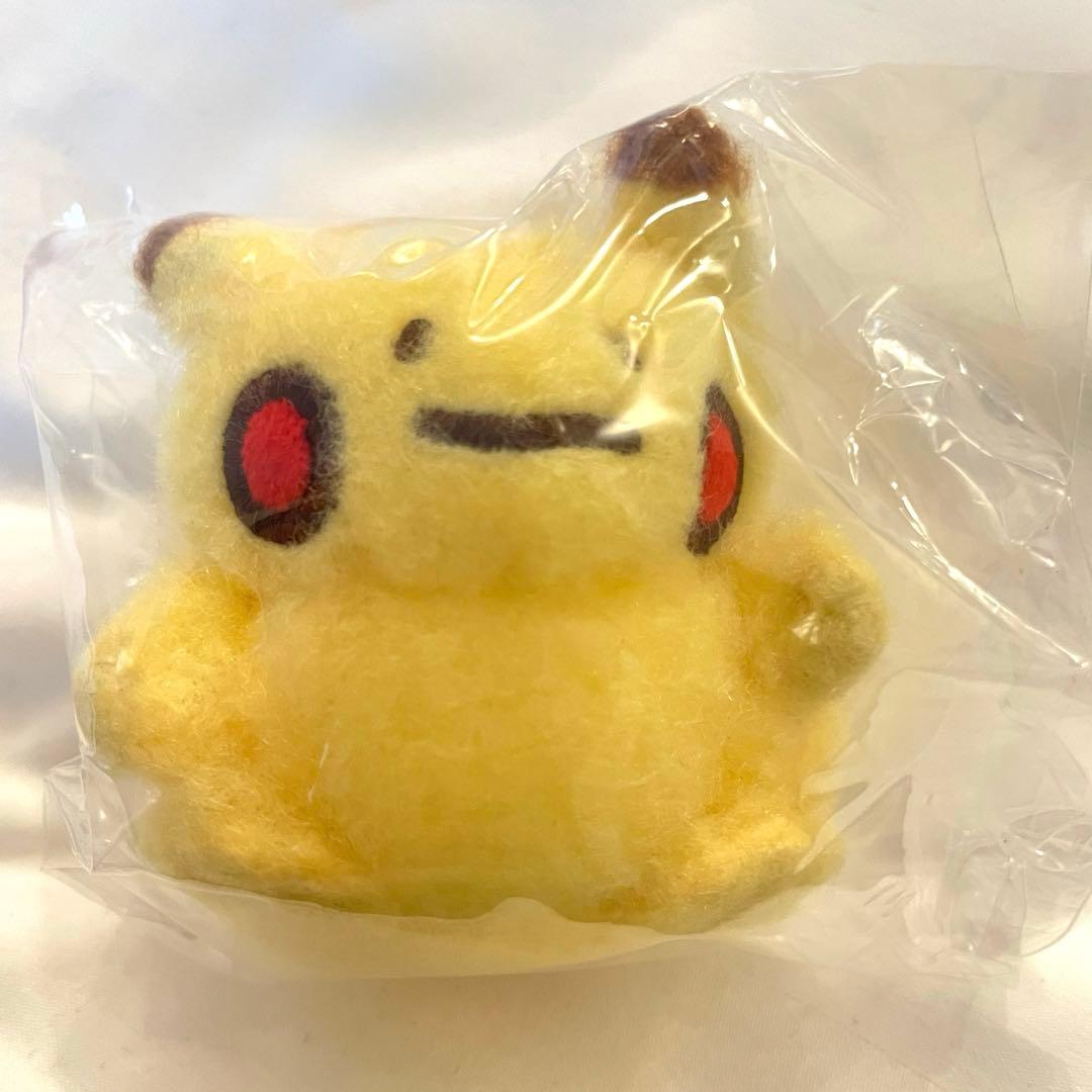 韓国 へんしんメタモン カプセルマンション ピカチュウ マスコット