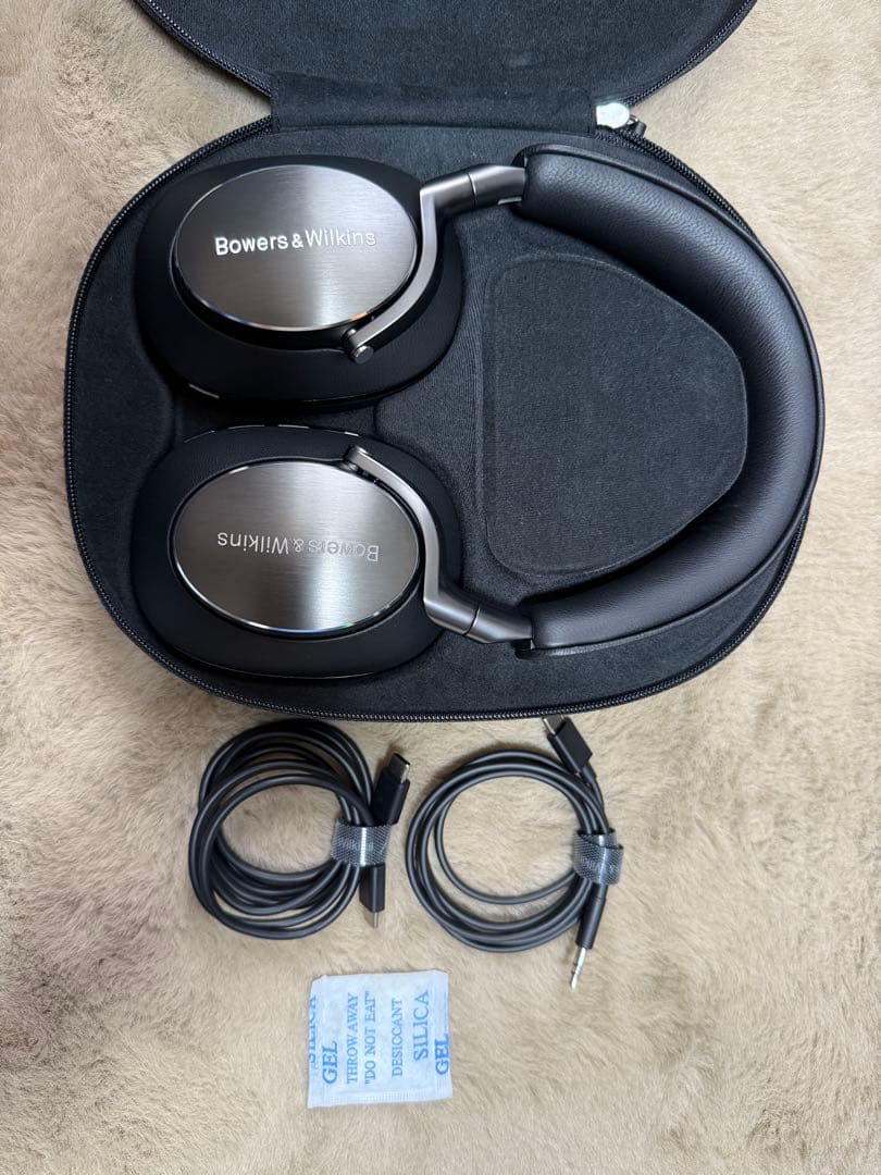 Bowers & Wilkins PX8ワイヤレスヘッドホン