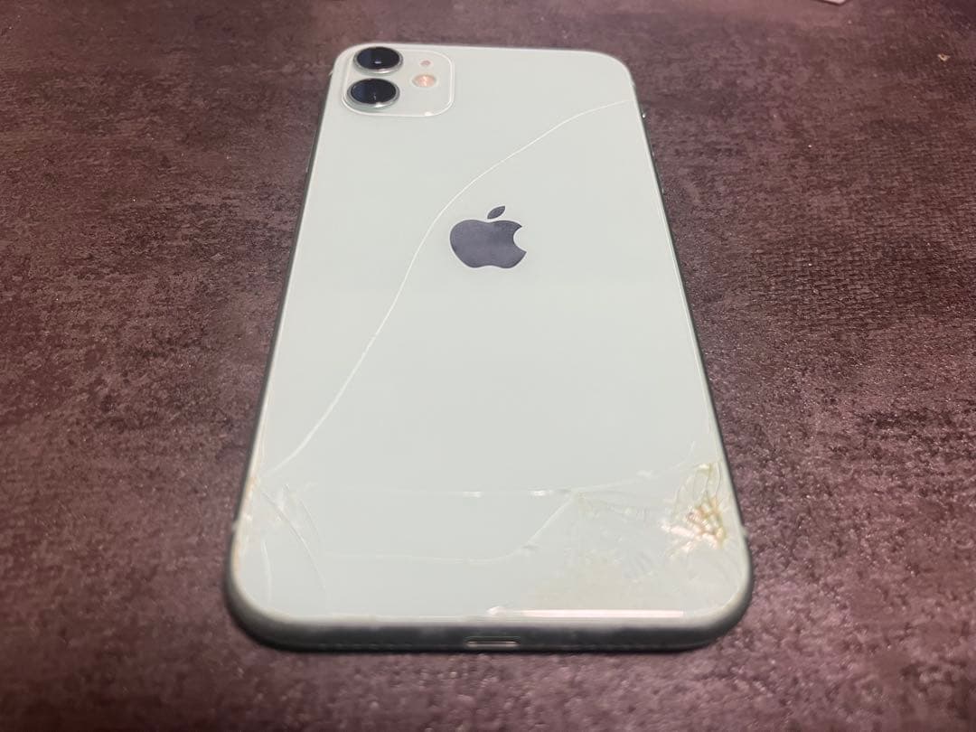 S*）様 iPhone11 128GB