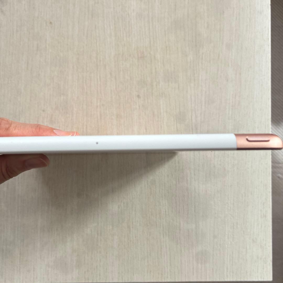 美品　iPad 第6世代 9.7インチ　32GB ローズピンク