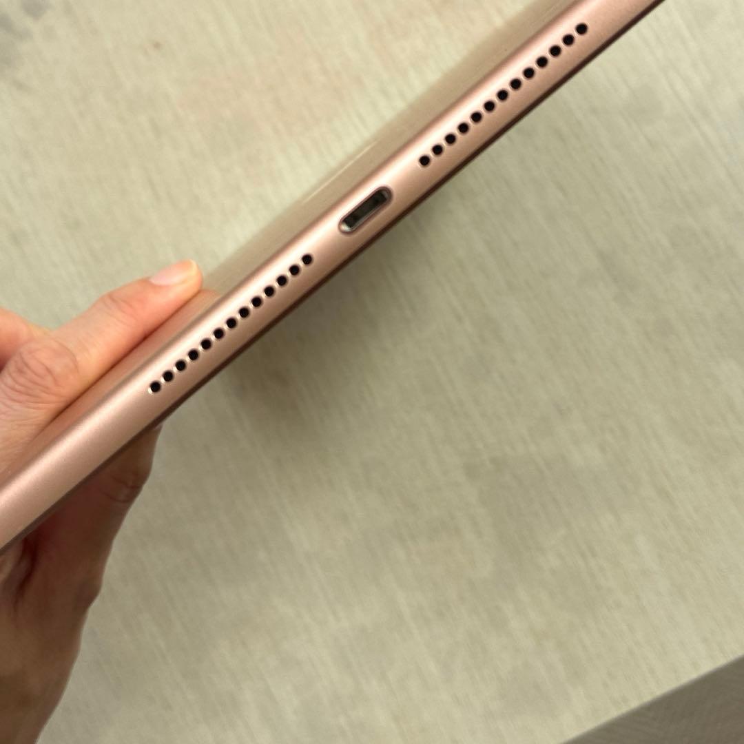 美品　iPad 第6世代 9.7インチ　32GB ローズピンク
