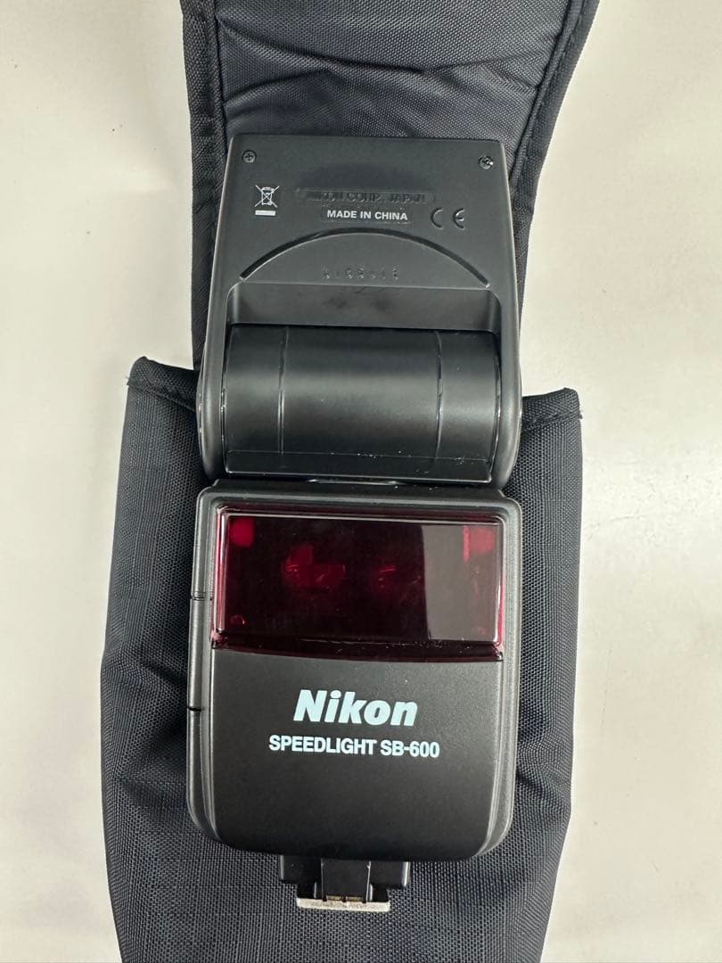 Nikon AF-S 55-200mm VR 望遠レンズ/スピードライト、充電器