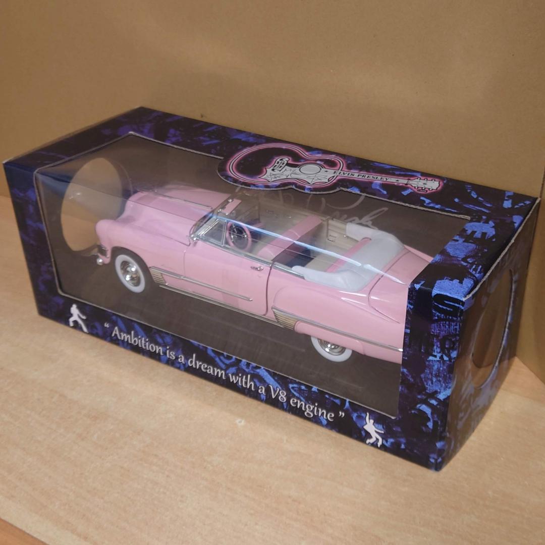 1/18 ピンクキャデラック シリーズ62 クーペオープンカー1949 ミニカー