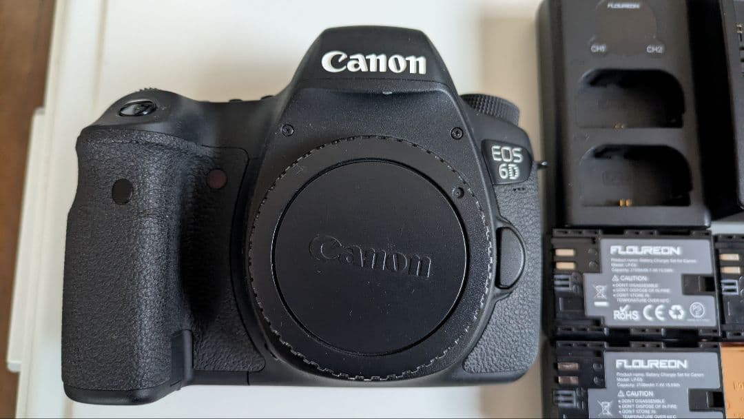 Canon EOS 6D デジタル一眼レフカメラ 本体と付属品