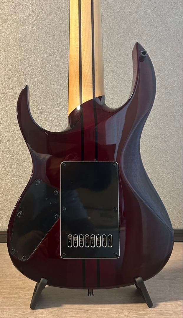 B.C.Rich Shredzilla EVERTUNE/DiMarzio 8弦
