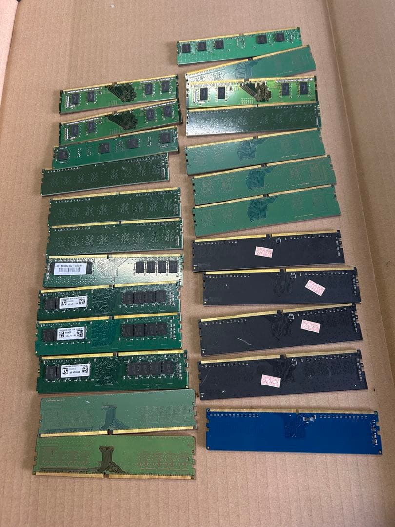 PC4 DDR4 メモリー　ジャンク品　24枚セット