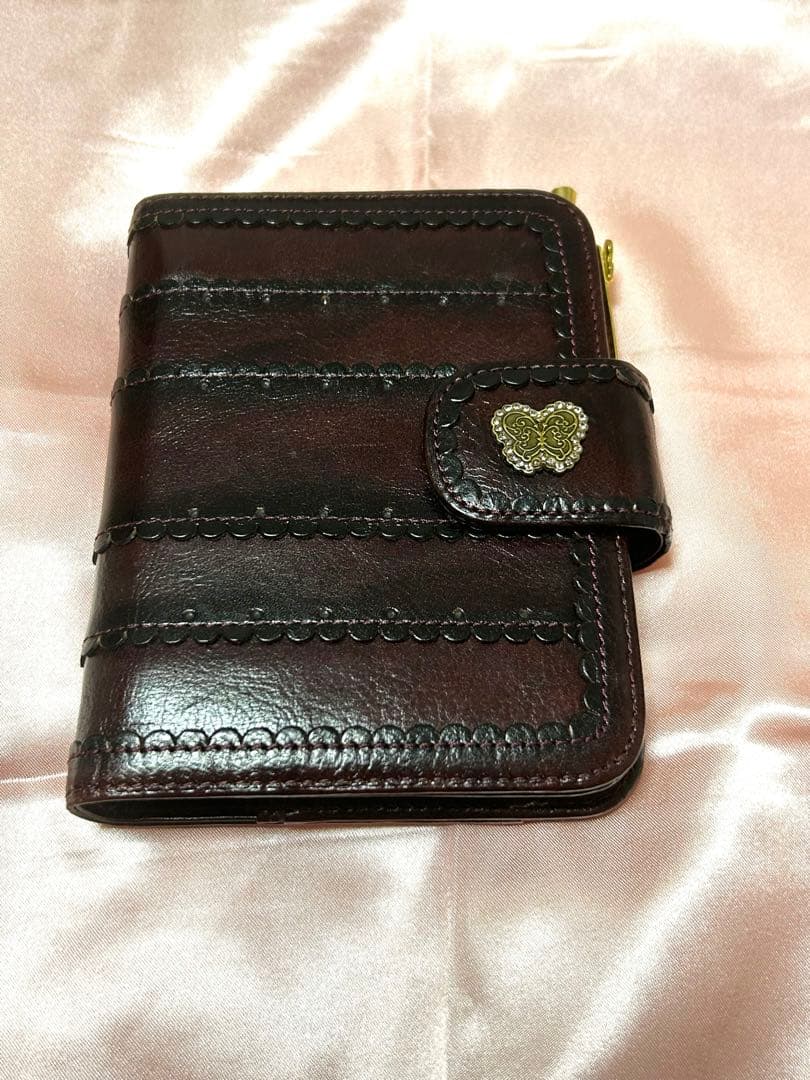 ANNA SUI ボールペン付き手帳カバー　手帳ケース 　蝶　アナスイ ANNA SUI - アナスイ 手帳カバー 手帳ケース 本革 レザー 蝶 文房具