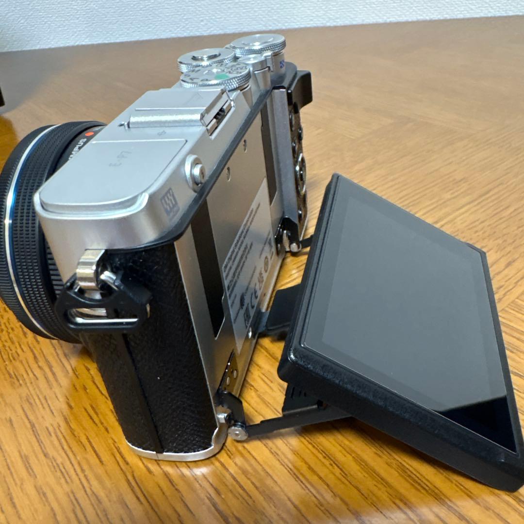 デジタルカメラ OLYMPUS PEN E-P7 & 14-42mm