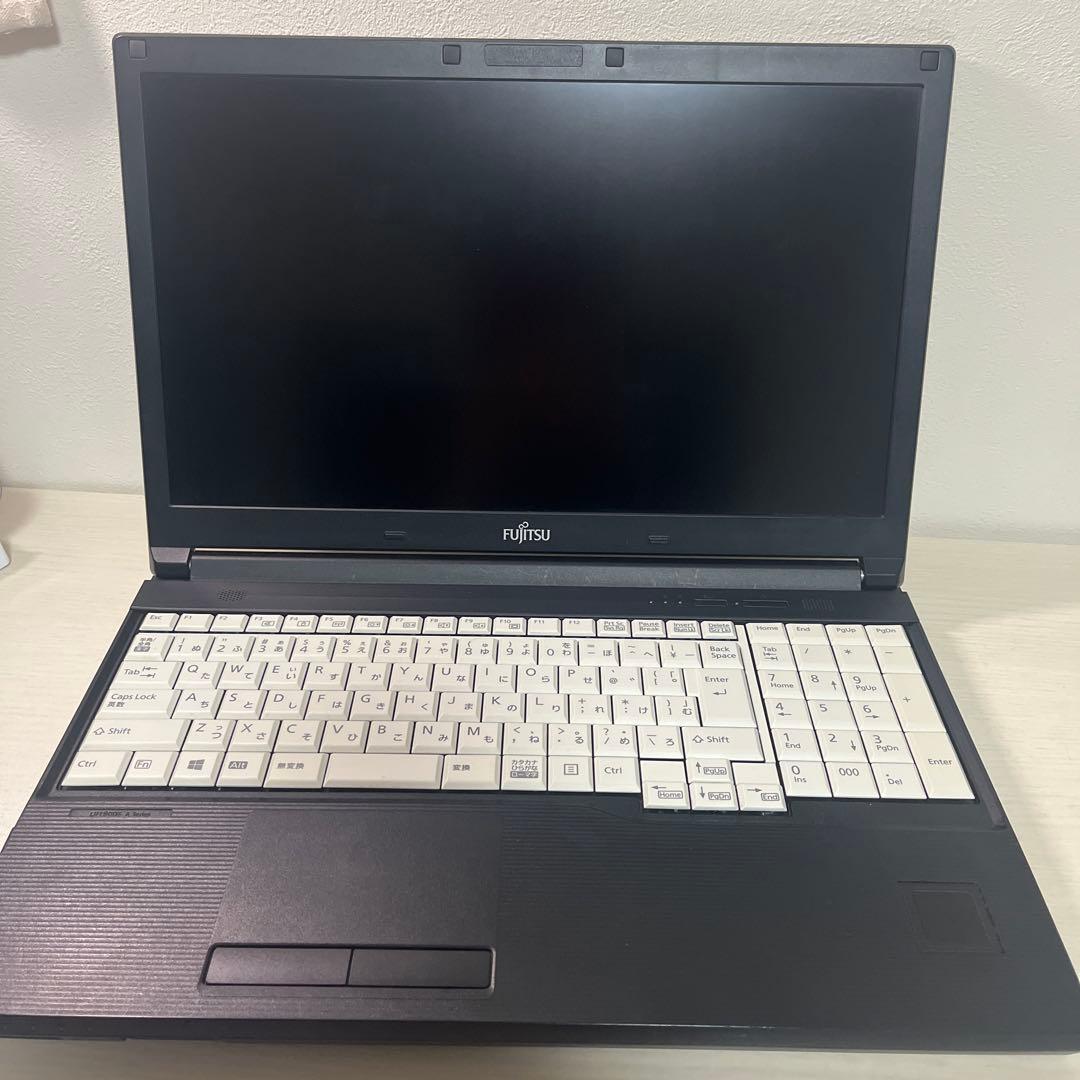 富士通 LIFEBOOK Core i38GB｜SSD搭載｜Windows11 富士通FMVパソコン | Windows 11 Pro 搭載モデル 商品・価格一覧