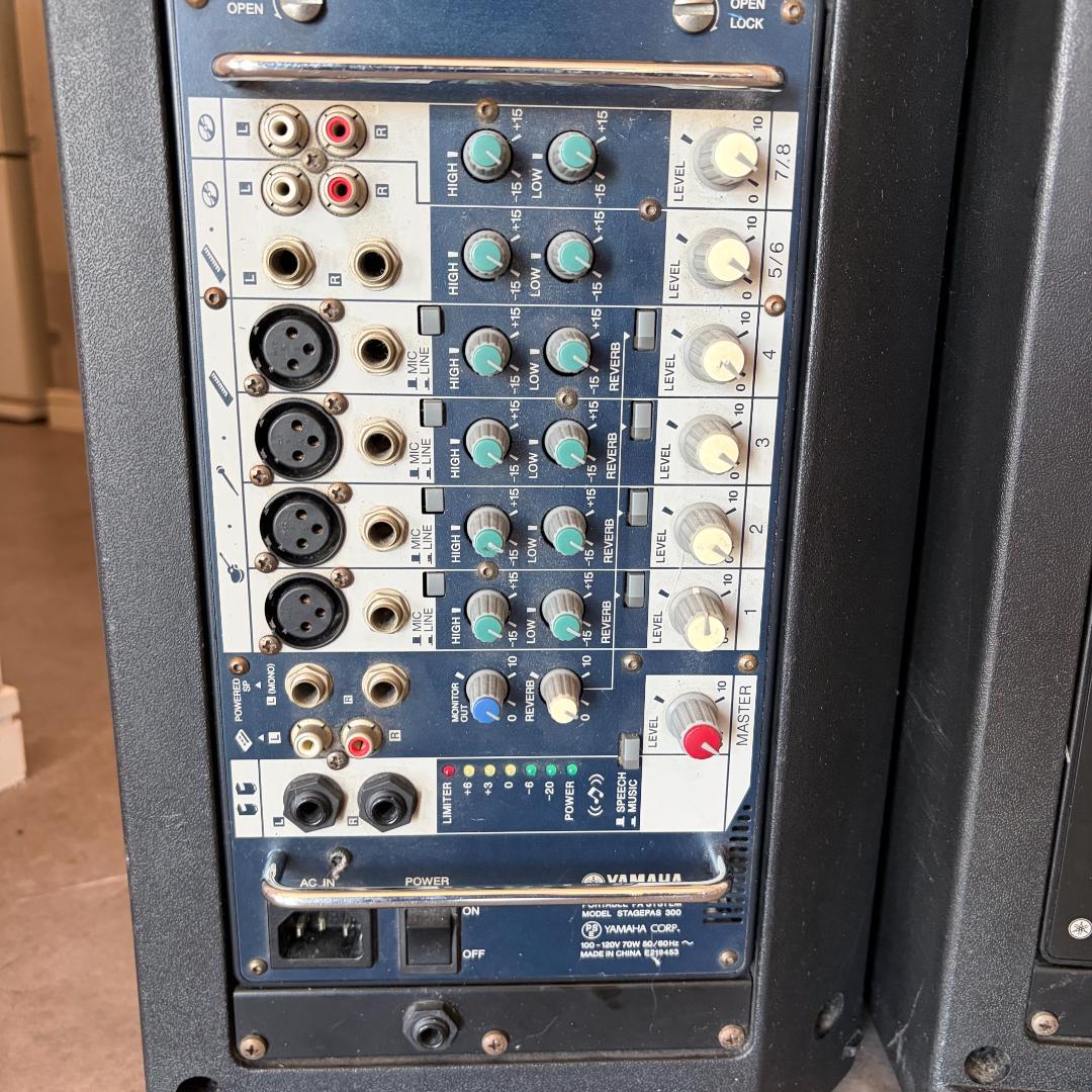 YAMAHAポータブルPAシステムとダイナミックマイクロフォン４本