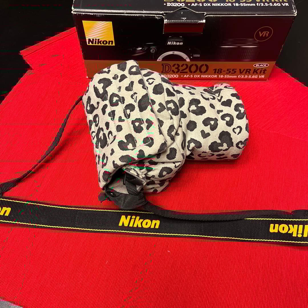 【中古】Nikon D3200 カメラブラック&収納ヒョウ柄セット