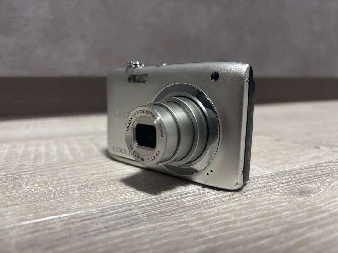 Nikon COOLPIX A100シルバー　コンパクトデジタルカメラ