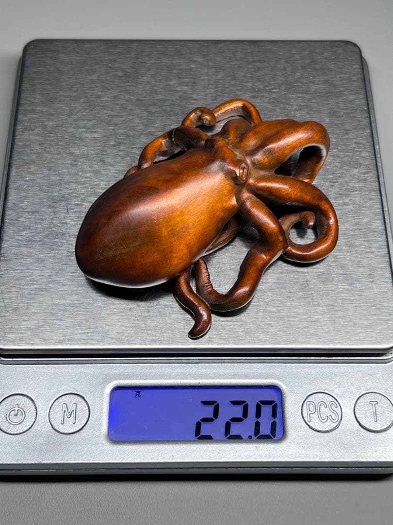 木製 根付 黄楊木 縁起物 本物拓植 タコ 細密彫刻 提げ物 置物 - メルカリ