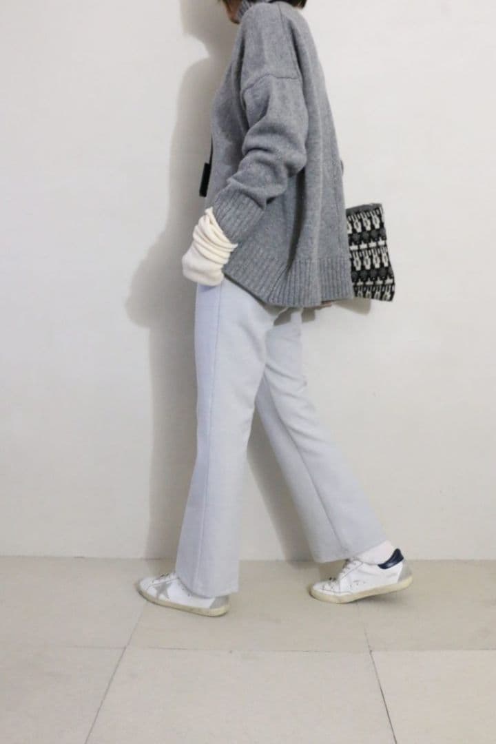 りこりこ様 CINOHオーバータートルニット