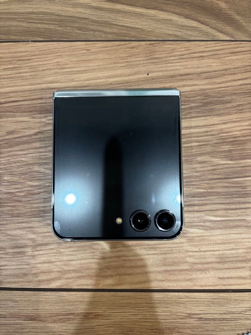 Galaxy Z Flip5 SC-54D 本体　国内産純正　SIMフリー Galaxy Z Flip5｜価格比較・SIMフリー・最新情報 - 価格.com