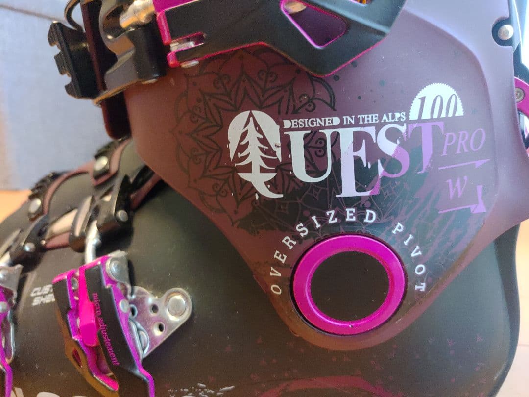 【美品】Salomon Quest Pro 100 W 24.0cm