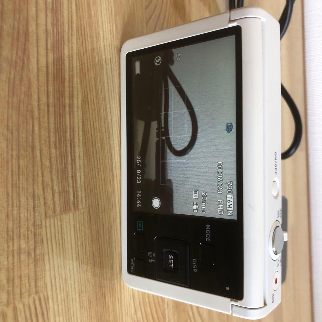 CASIO EXILIM デジタルカメラ　EX-ZR70 充電器付き