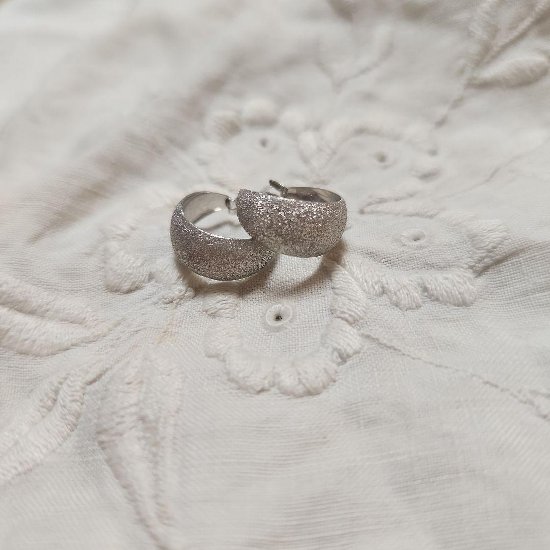 Lilas 三日月ダイヤポイントフープ ピアス k10 ホワイトゴールド 両耳