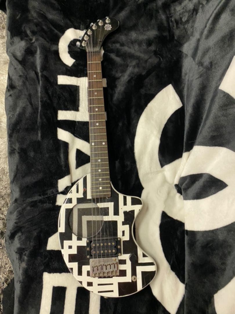 ギター zo-3 入荷情報】アンプ内蔵ギター FERNANDES ZO-3シリーズが入荷！hide2