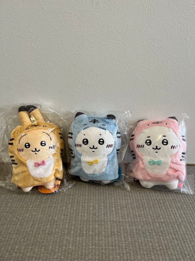 ちいかわハッピーバッグ2022年ぬいぐるみ・缶バッジ 🎍ちいかわハッピーバッグ2022🎍／ 描き下ろし&限定アイテムがつまった