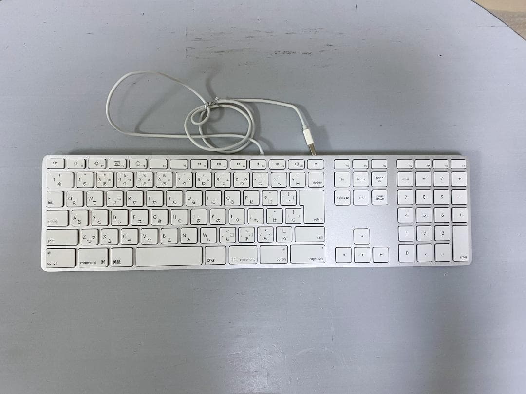 Apple純正 有線キーボード（A1243 ） テンキー付き USB接続 Amazon | A1243 純正 USB キーボード 世界各国Ver. テンキー付 有線