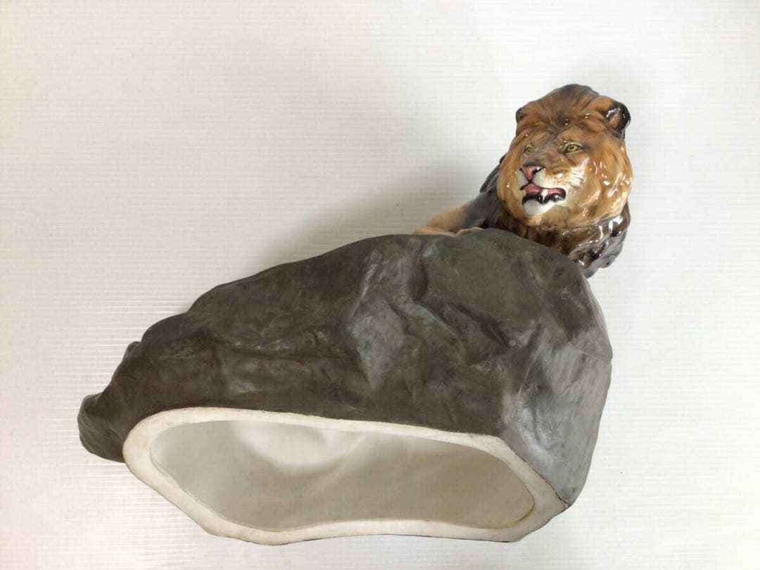 X218 ロイヤルドルトン 岩の上のライオン インテリア 希少の通販はau