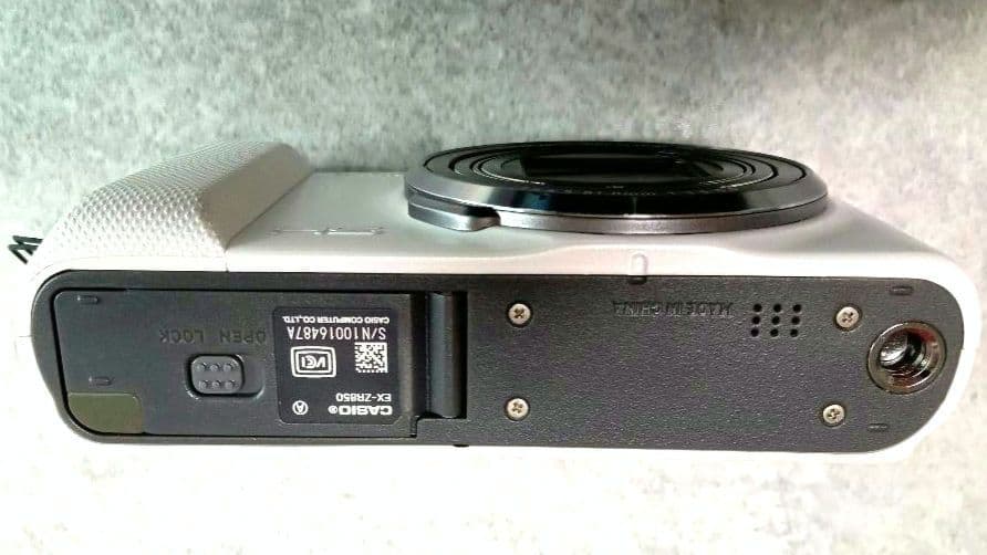 【美品・難あり】CASIO EX-ZR850 コンパクトデジタルカメラ