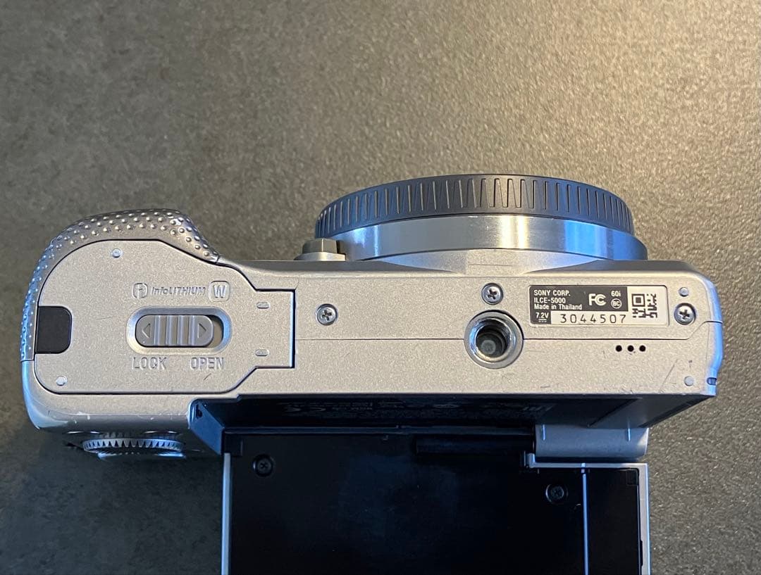 SONY α5000 ミラーレス一眼 本体 バッテリー付き