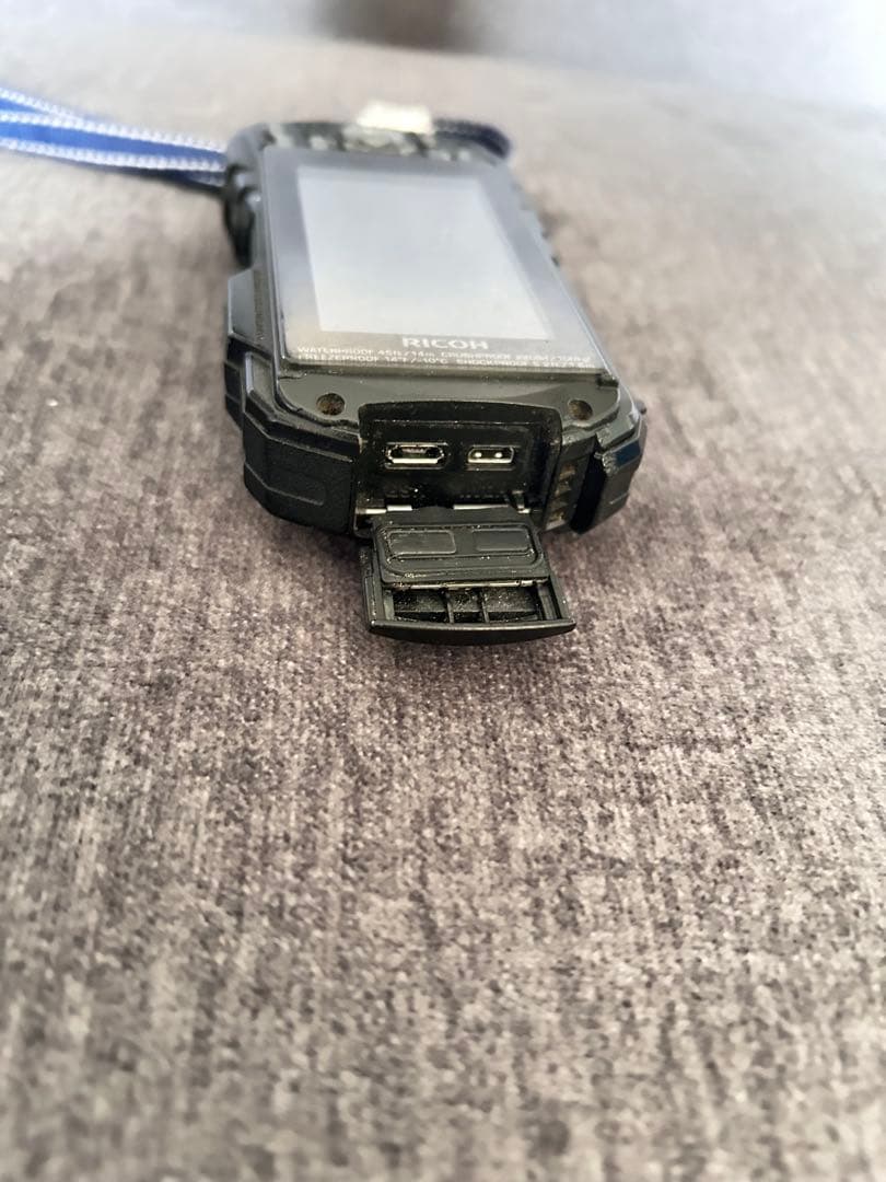 【美品】RICOH WG-60 デジタルカメラ 黒/赤