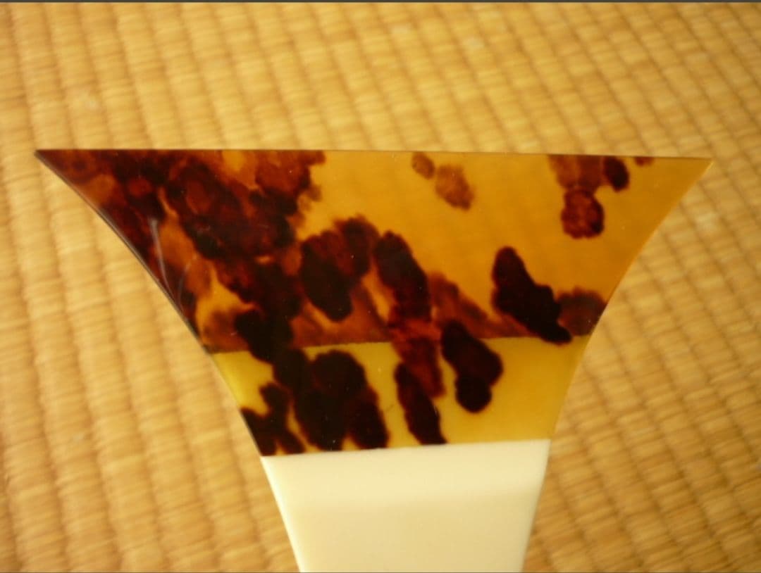 三味線 撥 鼈甲 1枚甲　開き 11.8cm　 重さ190ｇ