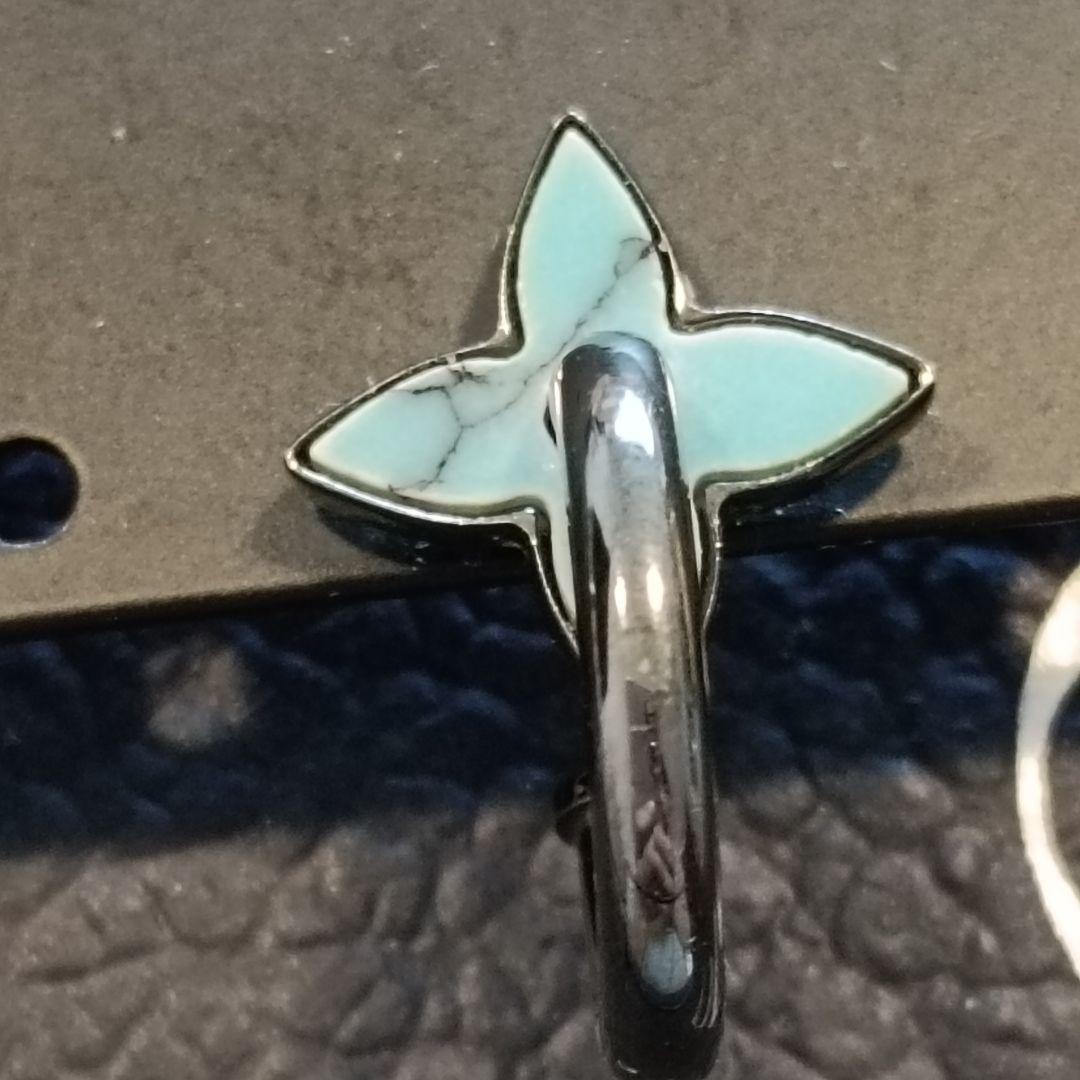 ルイヴィトン ブックル LVロゴ イニシャル 片耳ピアス ルイヴィトン/ピアス/ブックル LV イニシャル/シルバー×ライトブルー