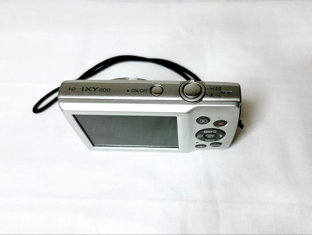 キャノン Canon IXY 200 シルバー　コンパクトデジタルカメラ