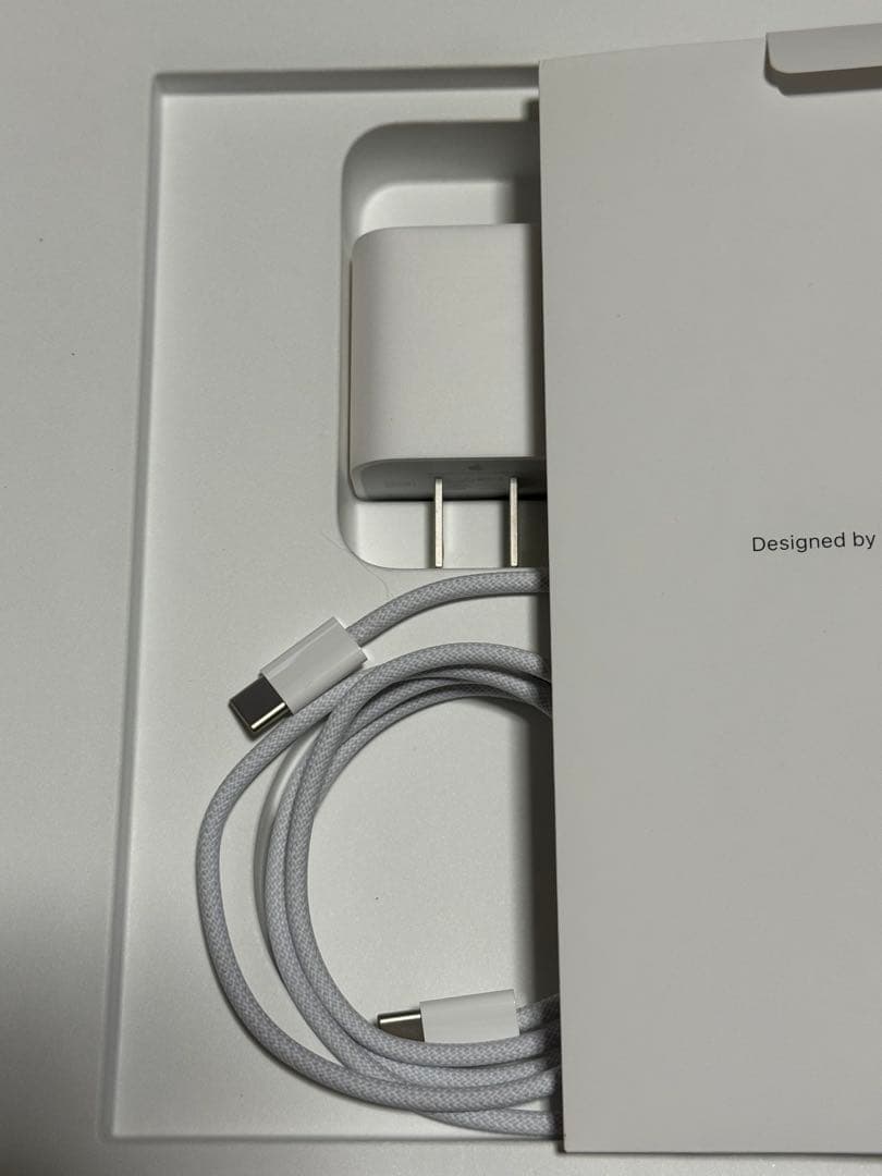 美品 iPad Air 6世代 M2 128GB Wi-Fiモデル スターライト