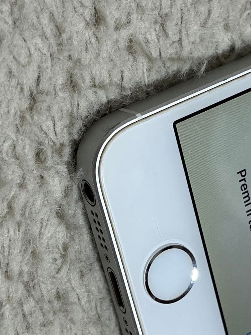 iPhone SE シルバー 最大バッテリー容量83% 125GB - メルカリ
