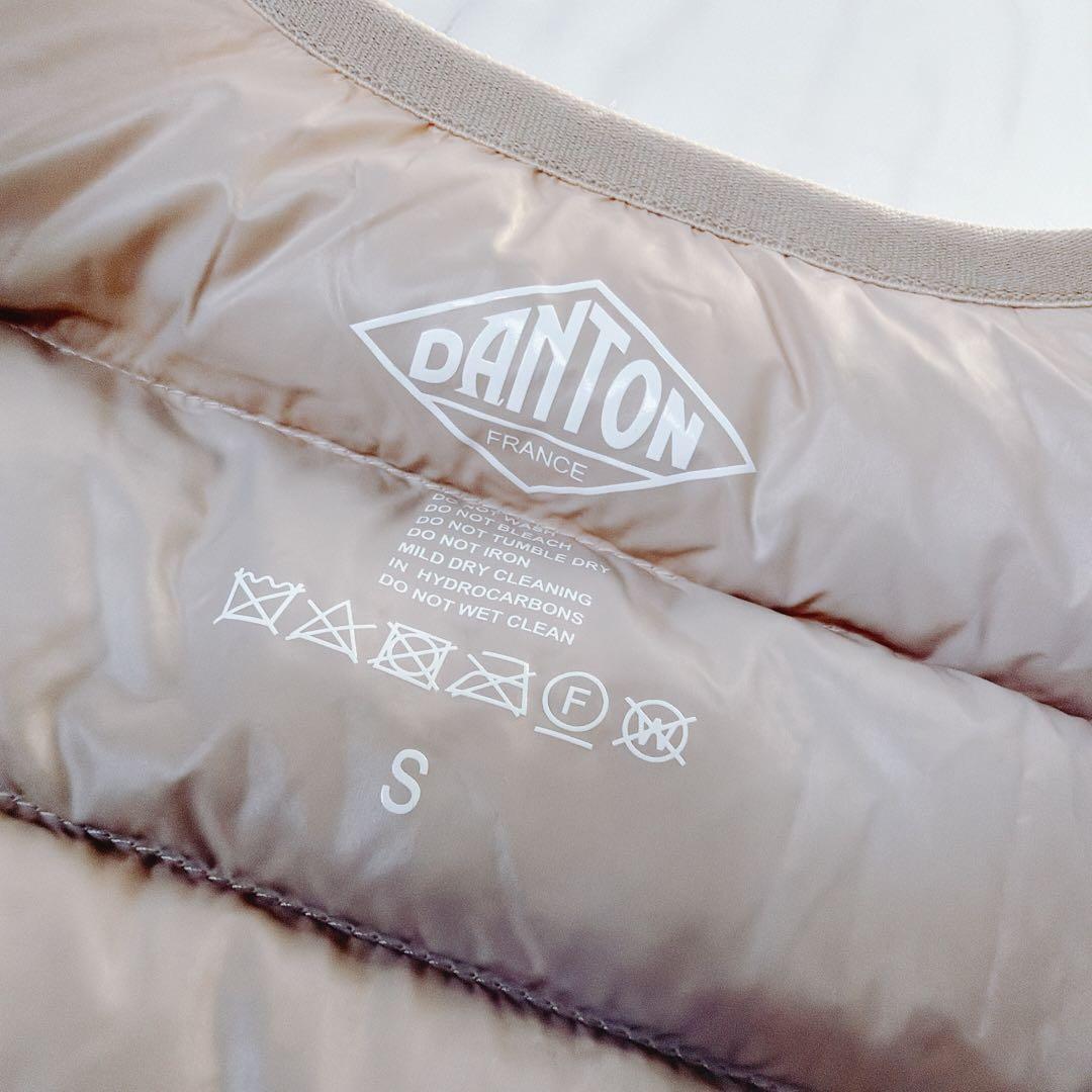 《美品》ダントン クルーネックインナーダウン オイスターホワイト Sサイズ