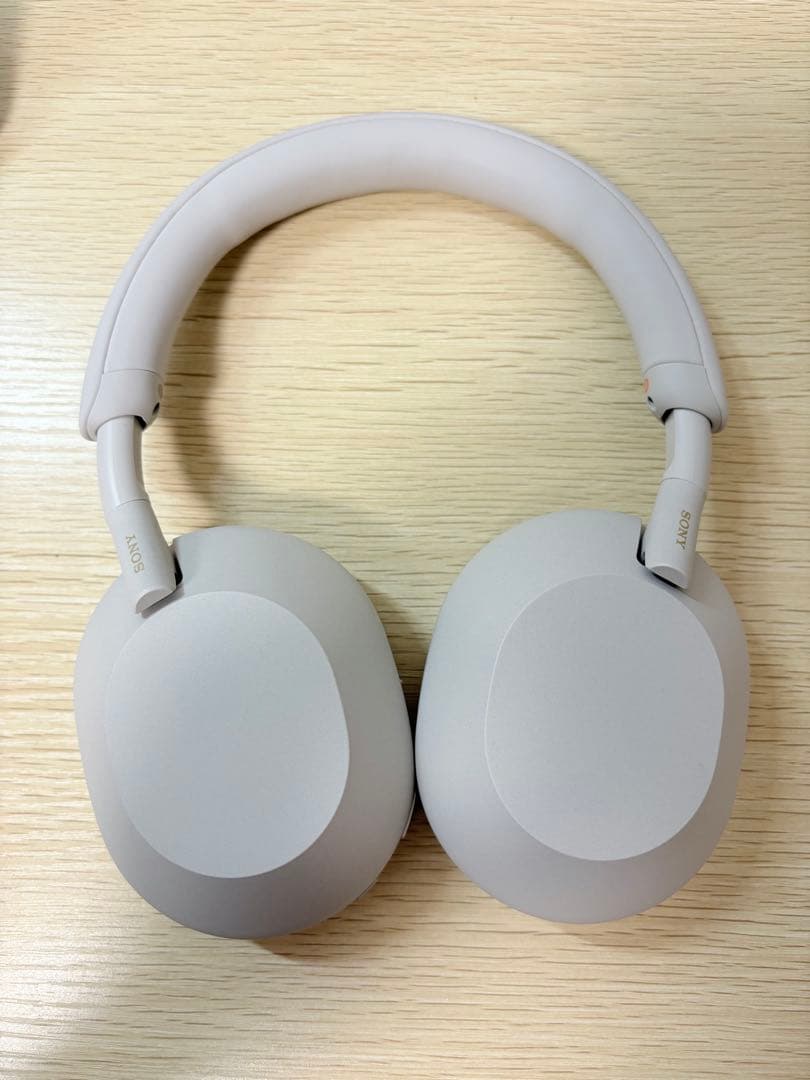 ワイヤレスヘッドホン WH-1000XM5 シルバー専用ケース付き 楽天市場】ソニー ヘッドホン WH-1000XM5 ワイヤレス マイク付き