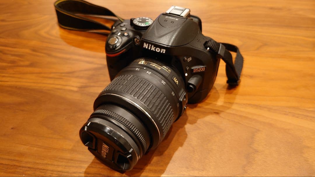 Nikon D5200 デジタル一眼レフカメラ、18-55mmレンズ付
