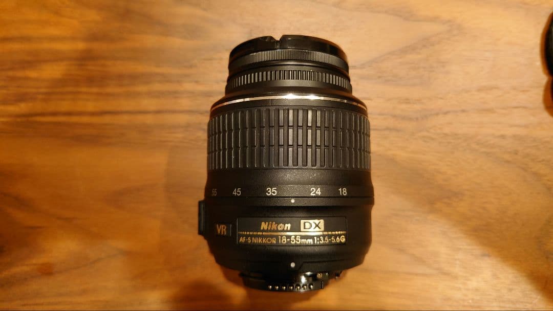 Nikon D5200 デジタル一眼レフカメラ、18-55mmレンズ付