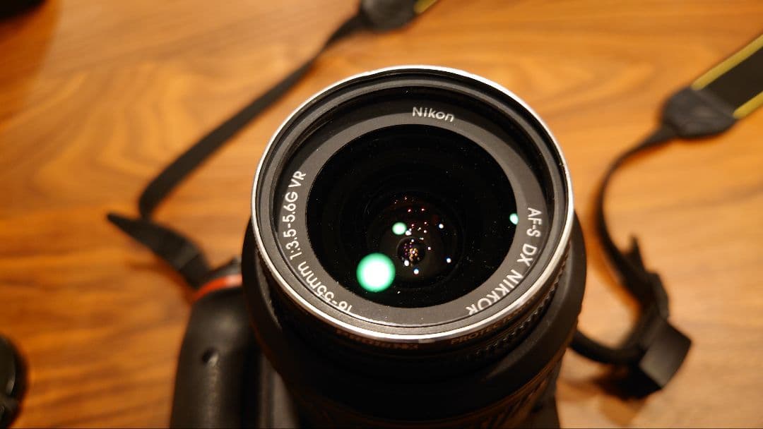 Nikon D5200 デジタル一眼レフカメラ、18-55mmレンズ付