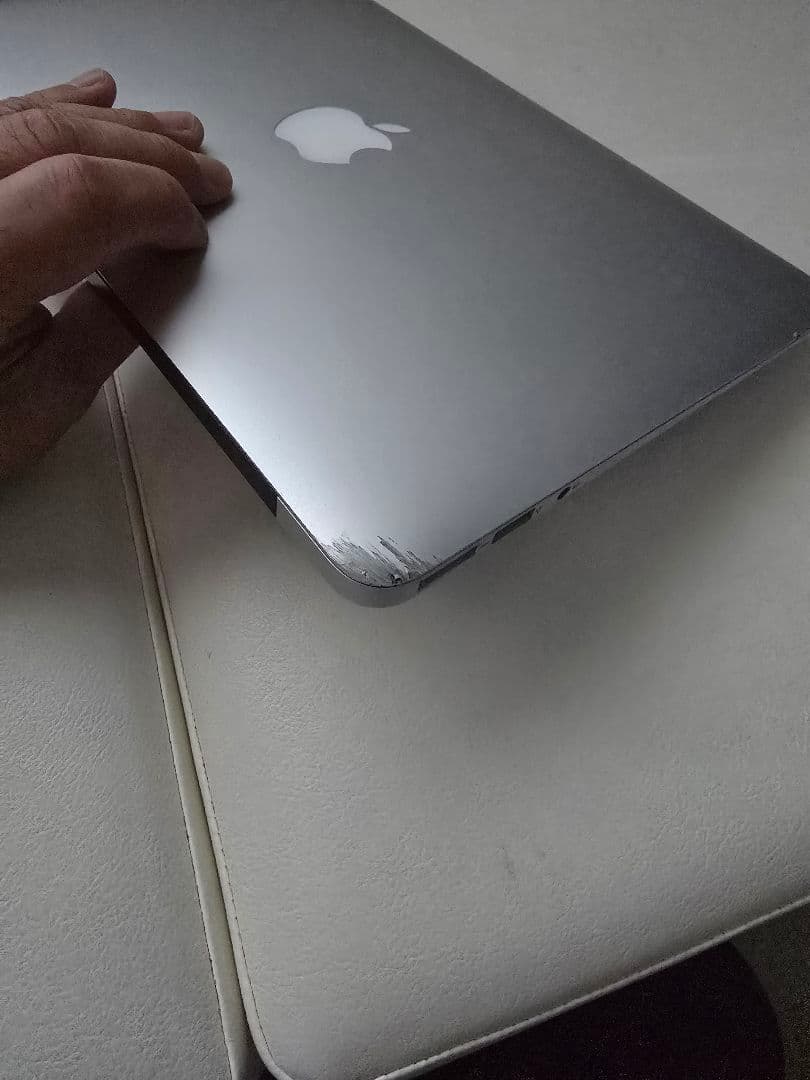 MacBook Air 11インチ Early 2015