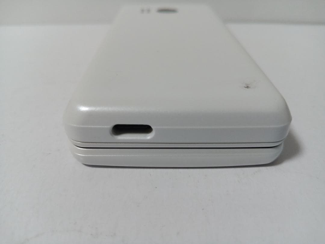 ☆ Y!mobile AQUOS ケータイ4 A206SH ホワイト