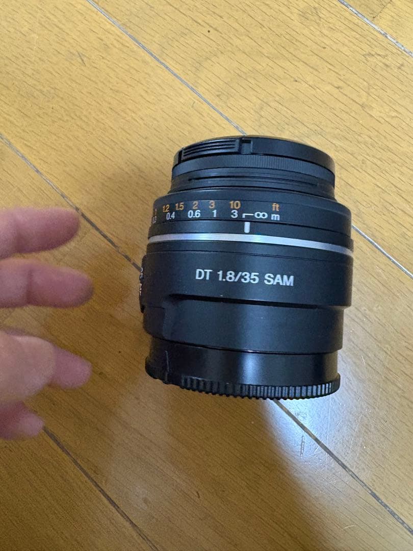 Sony DT 35mm F1.8 SAM レンズ