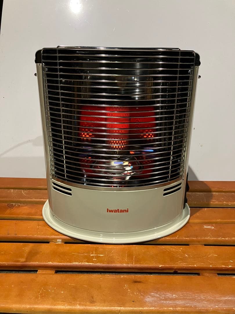 m*n様 【美品】イワタニ カセットガスストーブ デカ暖Ⅱ CB-STV-DKD dショッピング |Iwatani イワタニ カセットガスストーブ デカ暖II CB