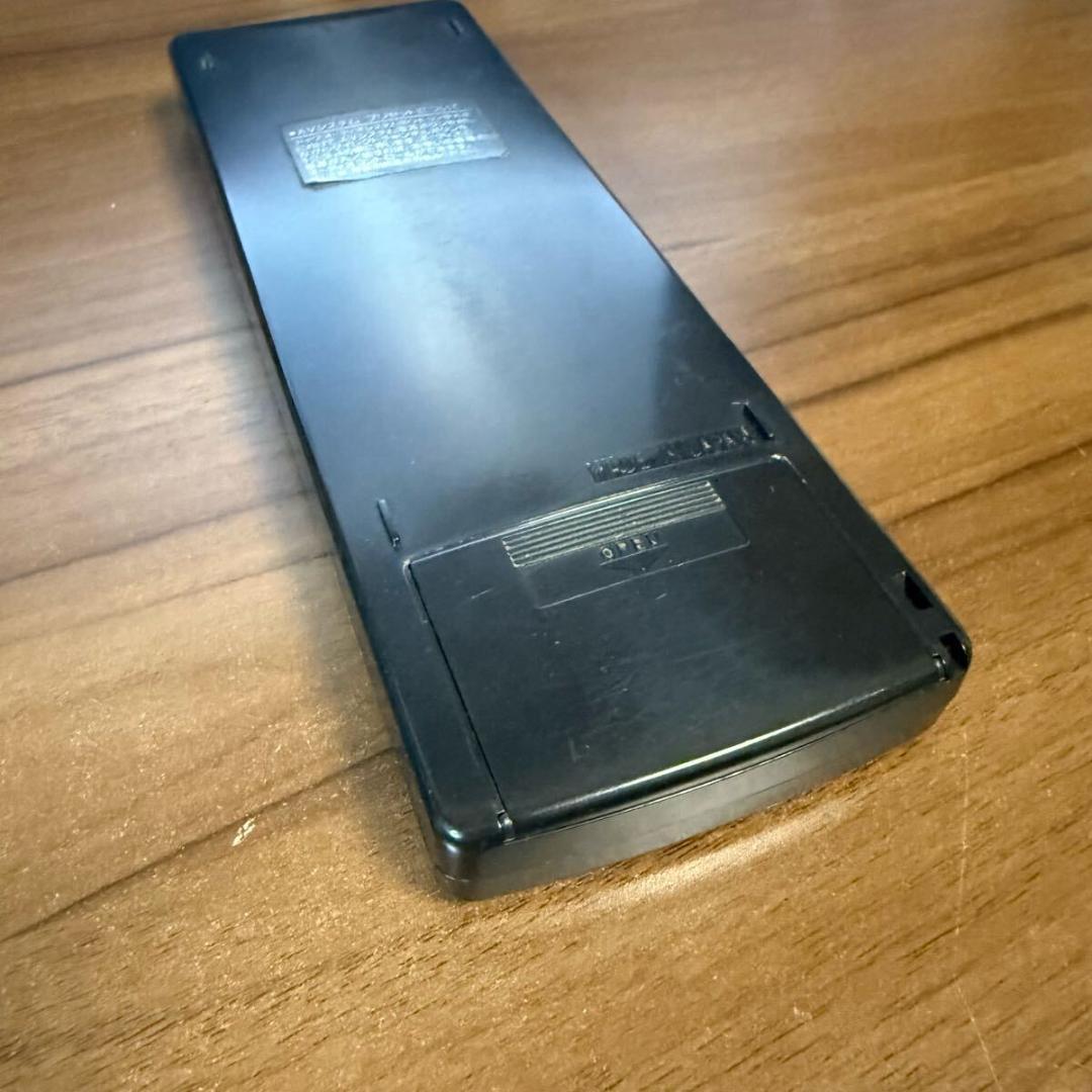 aiwa　AVシステム リモコン　RC-T143 希少品　アイワ ☆送料無料☆