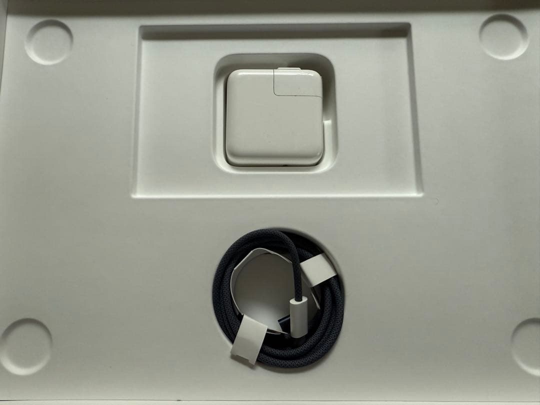 MacBook 13インチ 画面故障 外部モニター必須 現状渡し - メルカリ